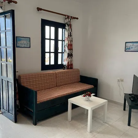 Angelos Furnished Apartmán *