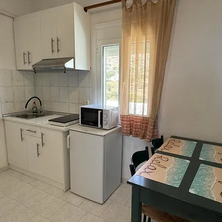 Angelos Furnished Amoopi